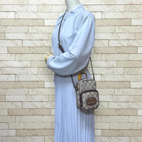 GUCCI Brown Canvas Shoulder Bag - Picture 2 of 8